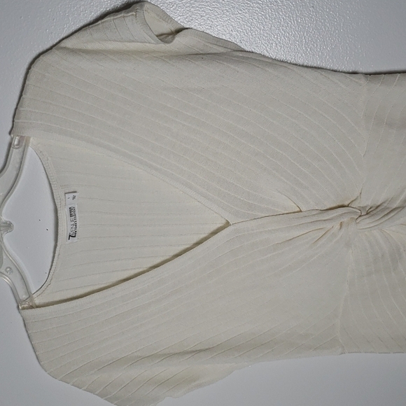 7th Ave NY&CO white twist front blouse sweater top. Women's size large. - Picture 2 of 6